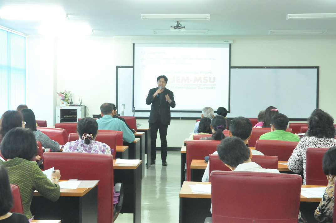 โครงการเสวนาประเด็นปัญหาในการจัดทำวิทยานิพนธ์ของนักศึกษาระดับบัณฑิตศึกษา [8 กรกฎาคม 2558 ]