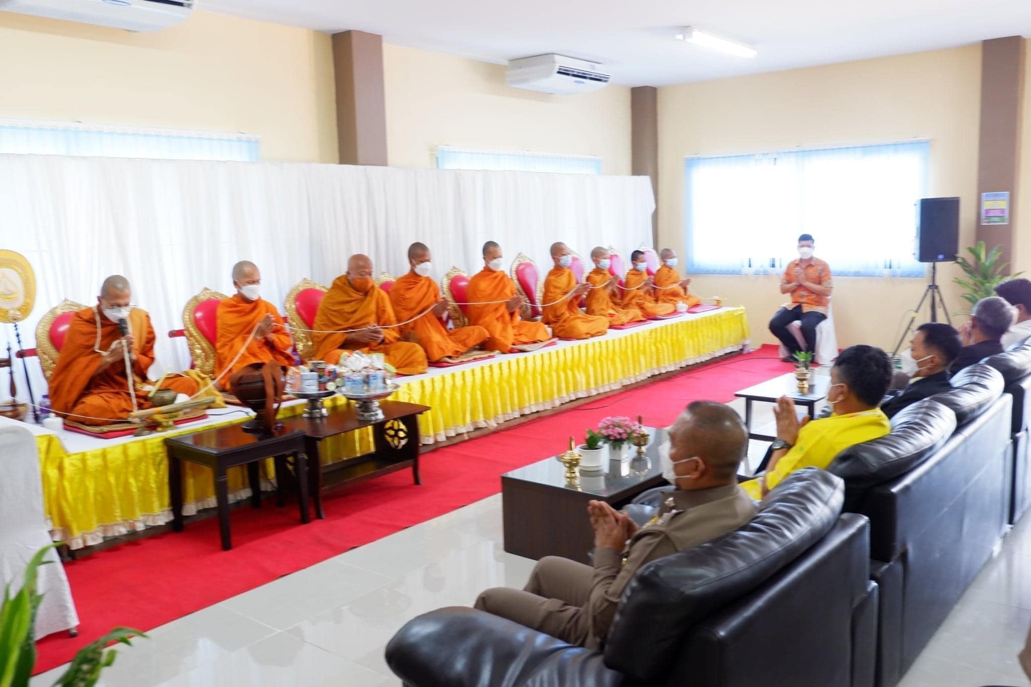 ร่วมพิธีทำบุญเลี้ยงพระเนื่องในวันคล้ายวันสถาปนาคณะนิติศาสตร์ มหาวิทยาลัยราชภัฎสุราษฎร์ธานี